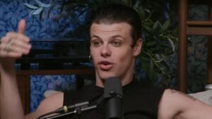 “Le rock est vivant, b*rdel” : Yungblud rejette le rôle de “sauveur” et met en avant Turnstile, Knocked Loose et consorts