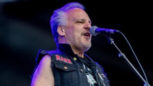 « Je ne prenais pas le groupe assez au sérieux… » : Mark Evans revient sur les vraies raisons de son départ d’AC/DC en 1977
