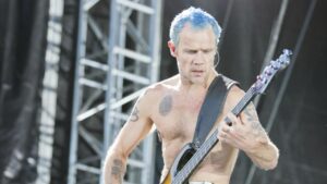 « On était juste déchaînés » : Flea (Red Hot Chili Peppers) se confie sur son adolescence débridée à Los Angeles