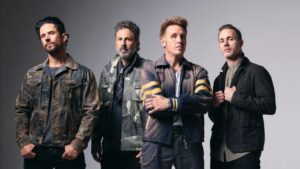 « Un moment critique » : Jacoby Shaddix lève le voile sur le nouveau single de Papa Roach, Wake Up Calling
