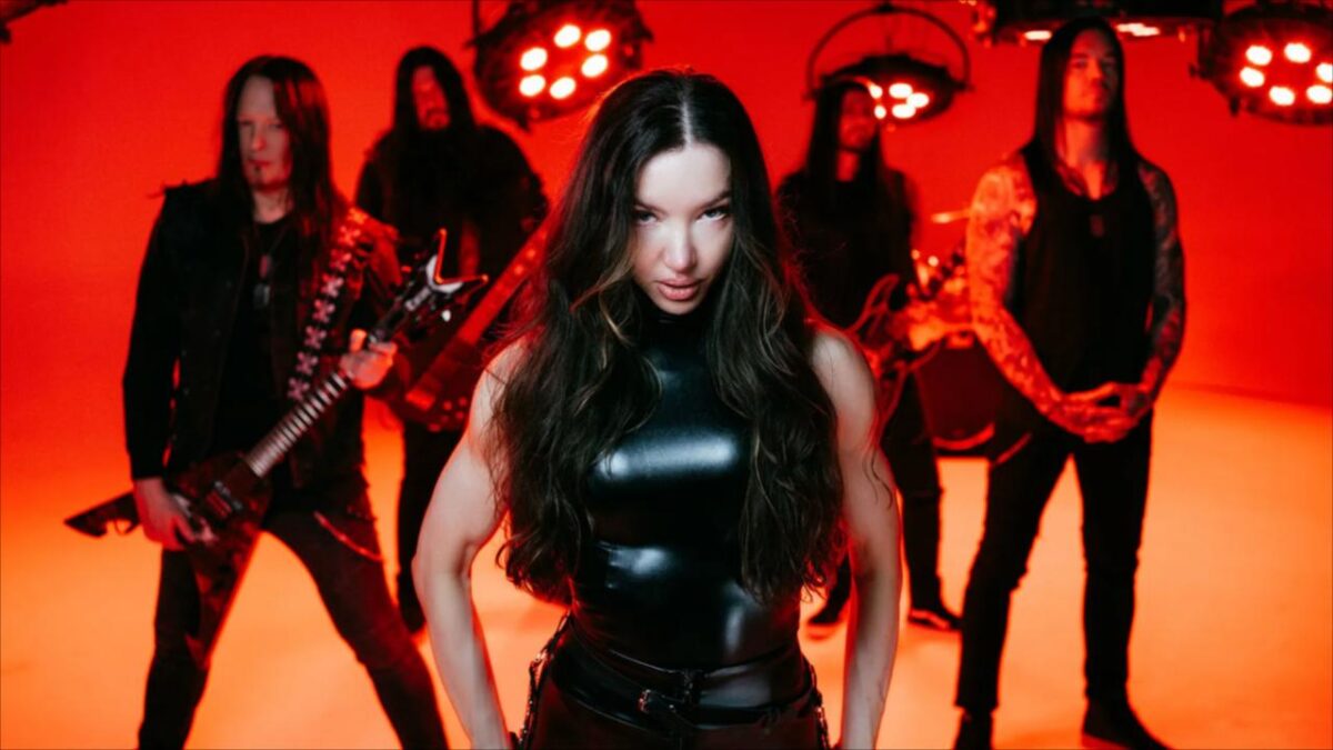 “Je ne m’attendais pas à un tel engouement” : Arch Enemy valide déjà sa nouvelle chanteuse
