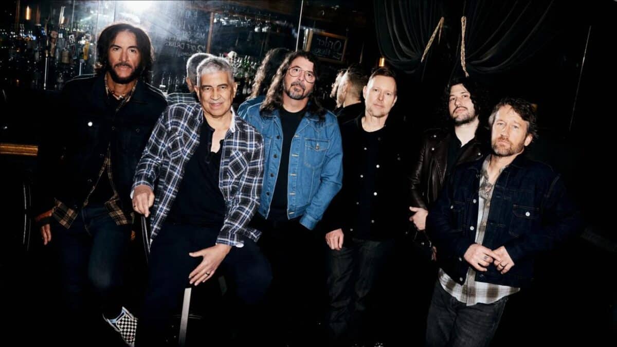 “Ses capacités sont totalement dingues…” : Dave Grohl (Foo Fighters) encense le nouveau batteur Ilan Rubin