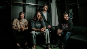 “Un petit ‘allez vous faire voir’ aux commentaires en ligne” : The Amity Affliction frappe avec Bleed