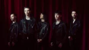“Notre frère ne sera pas sur scène avec nous” : Black Veil Brides privé de CC Coma en Europe
