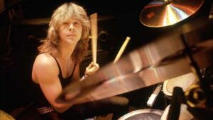 Clive Burr (Iron Maiden) : pourquoi Dave Lombardo et Mike Portnoy le jugent indispensable