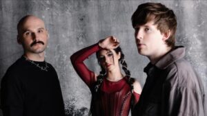 “Une partie de vous ne reviendra jamais” : Against The Current entre dans une phase plus sombre