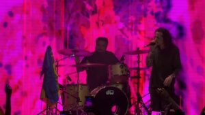 « Malgré la guerre et le désespoir, ces personnes continuent d’avancer et de construire leur vie » : Silent Planet bouleversé par son concert à Kiev