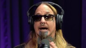 « Les médecins ont découvert une tumeur dans ma tête » : Dez Fafara (Coal Chamber, DevilDriver) révèle enfin la vérité sur ses problèmes de santé