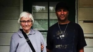 Tom Morello lance un projet en hommage à sa mère Mary, bien au-delà de la musique