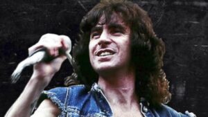 « À mon retour, mon bureau était couvert de fleurs » : une proche de Bon Scott (AC/DC) raconte l’homme derrière la légende