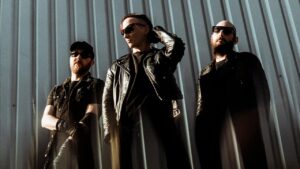 « J’étais fan du groupe » : Carpenter Brut rejoint Horskh sur l’étonnant Connected