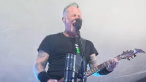 « On est là pour oublier toute la m*rde qui se passe dehors » : James Hetfield (Metallica) critique les artistes qui font de la politique sur scène