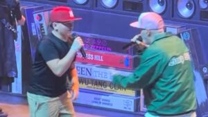 Limp Bizkit : à seulement 13 ans, un fan monte sur scène avec Fred Durst et impressionne le public en reprenant Full Nelson